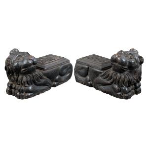 Paire De Sculptures En Bois - Lions. Italie, XVIIIe-xixe Siècle.