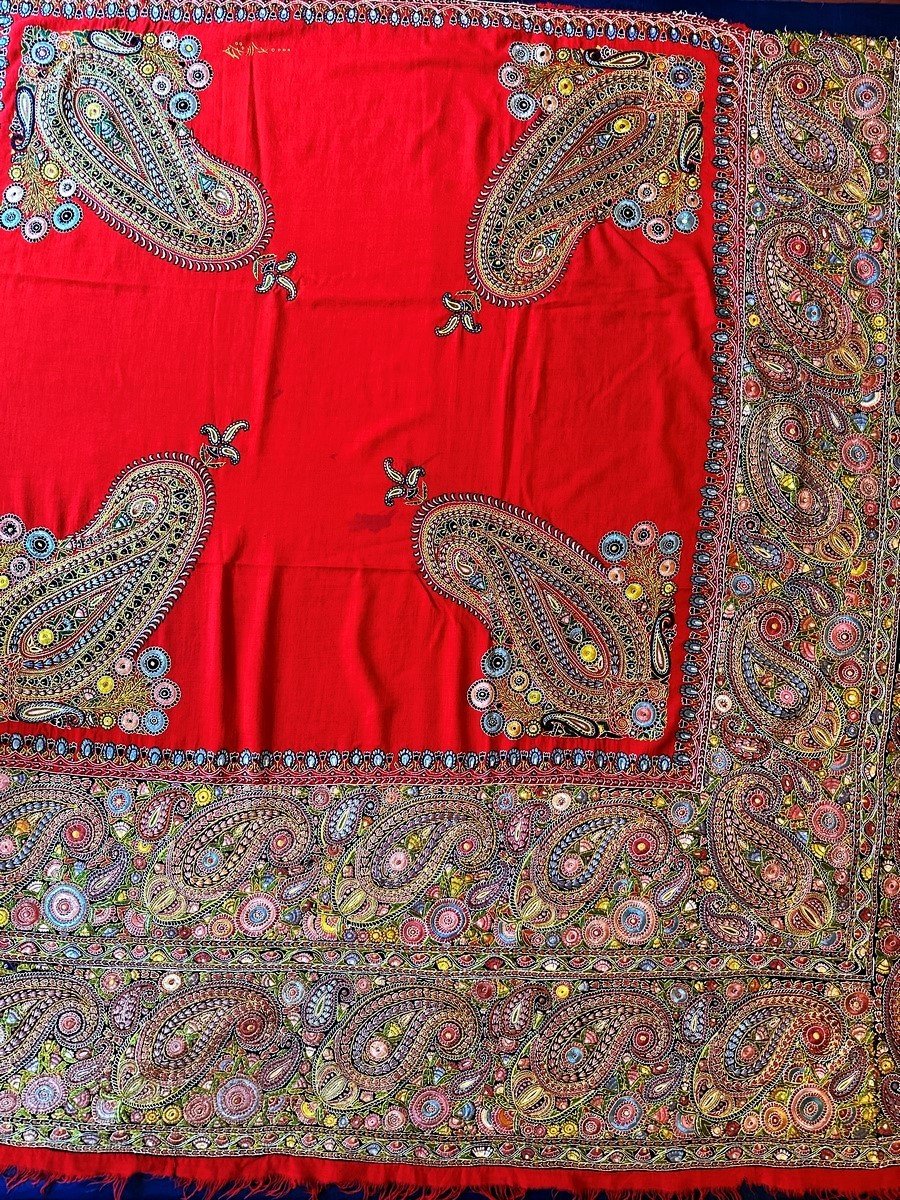 Embroidered Indian Shawl In Wool And Silk - India For Export Circa 1870 -1900-photo-1