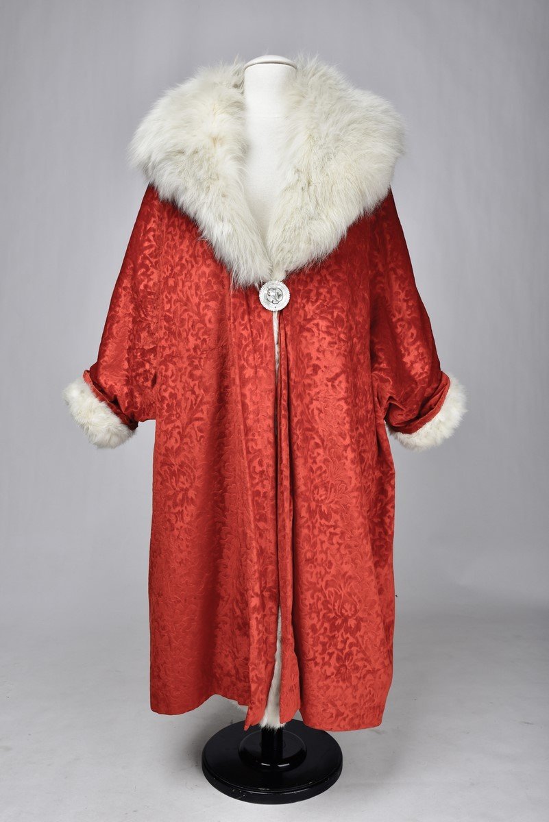 Evening Coat In Embossed Velvet And White Siberian Fox - France Circa 1930-photo-4