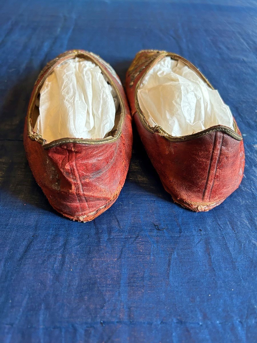 Pair Of Ottoman Mules In Leather Embroidered With Gold And Silver Canetilles Circa 1900-photo-4