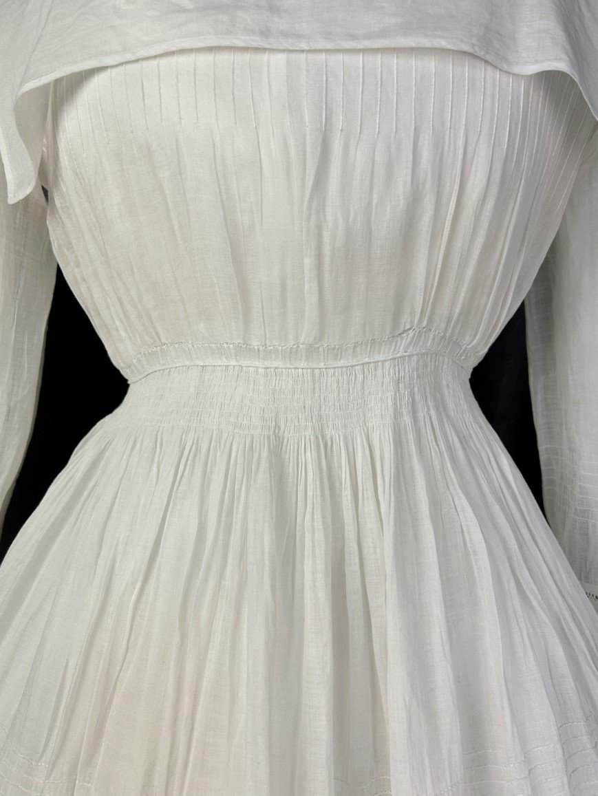 Robe De Promenade à Crinoline En Mousseline De Coton Et Plis Religieuses Circa 1855-photo-2