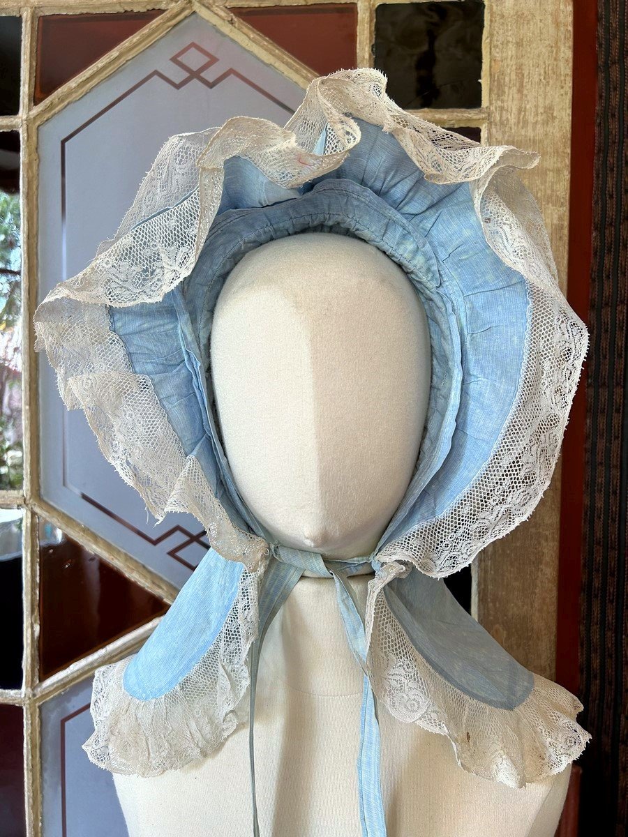 Large Bavolet Headdress In Pastel Or Indigo Dyed Lawn Circa 1830-1850-photo-2