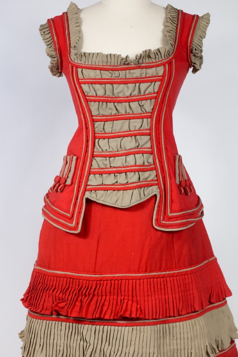 Robe De Cirque Ou De Commémoration En étamine De Laine Rouge écarlate - Etats-unis Circa 1890