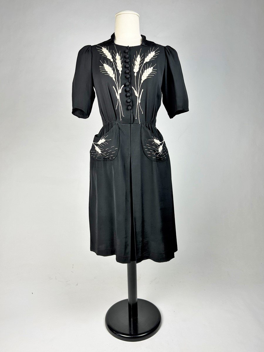 Petite Robe Noire à épis De Blé Brodés - France Circa 1945 -photo-2