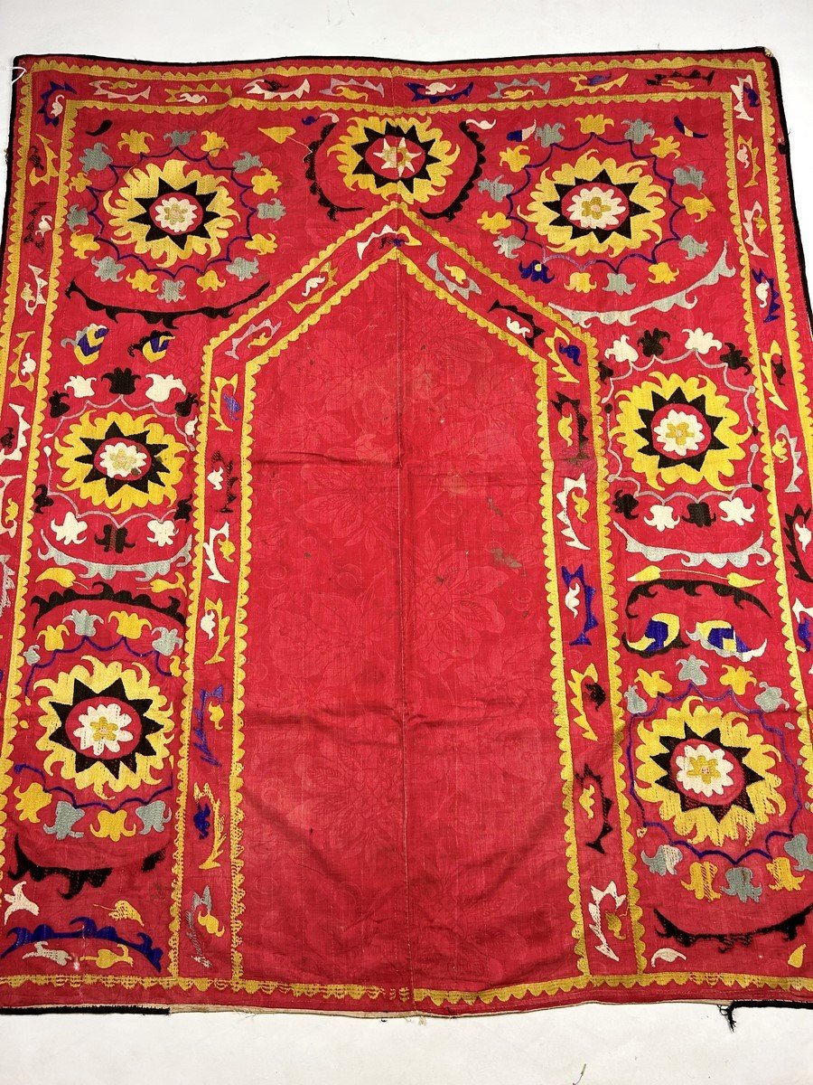 Suzani En Tapis De Prière - Ouzbekistan Circa 1920