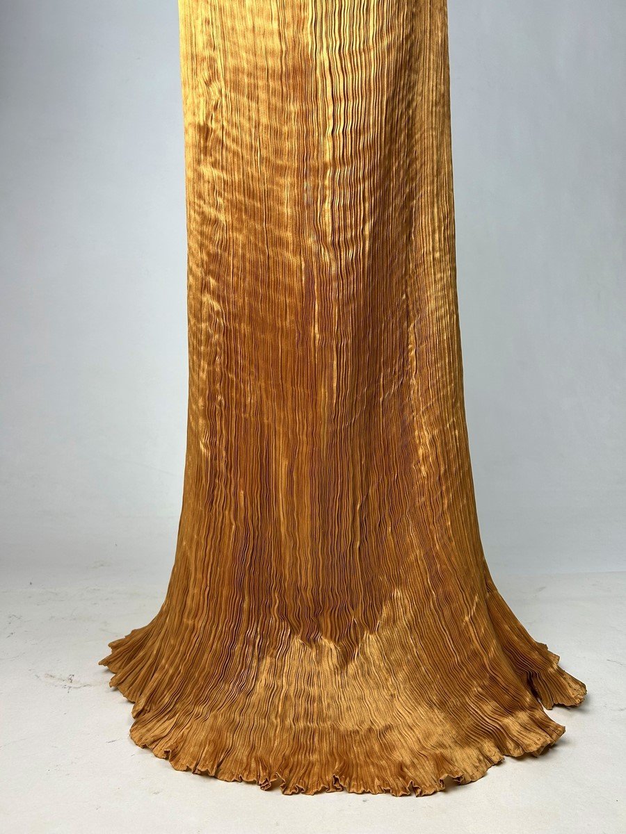 Delphos Dress By Mariano Fortuny (attributed To) In Apricot Pleated Silk Pongee – Venice Circa 1920-photo-2