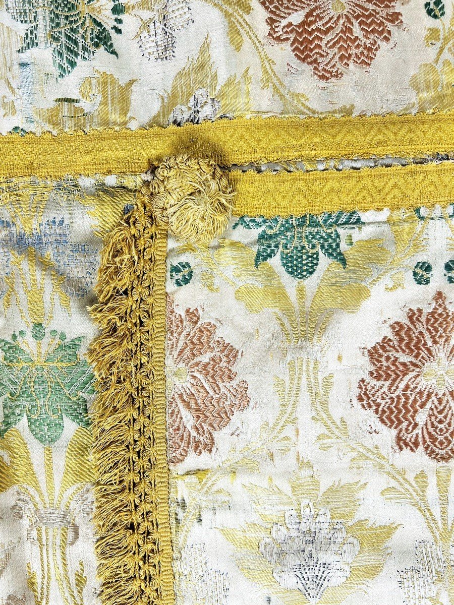 Precious Rain Cover In Satin Border - Italy Late 17th Century-photo-1