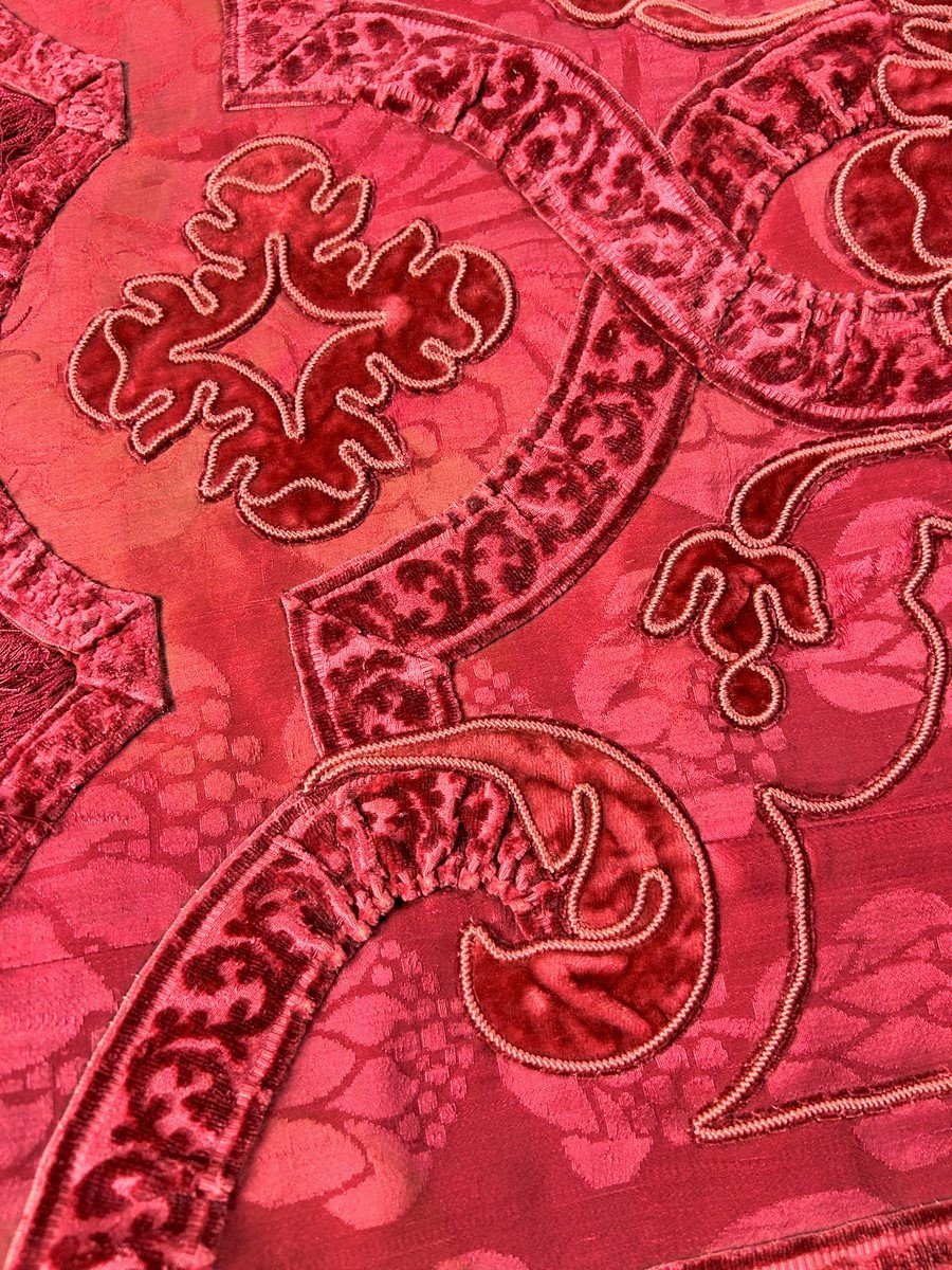 Lambrequin In Crimson Damask Applied With Ribbons And Velvet - France 19th Century In 17th Century Taste -photo-4