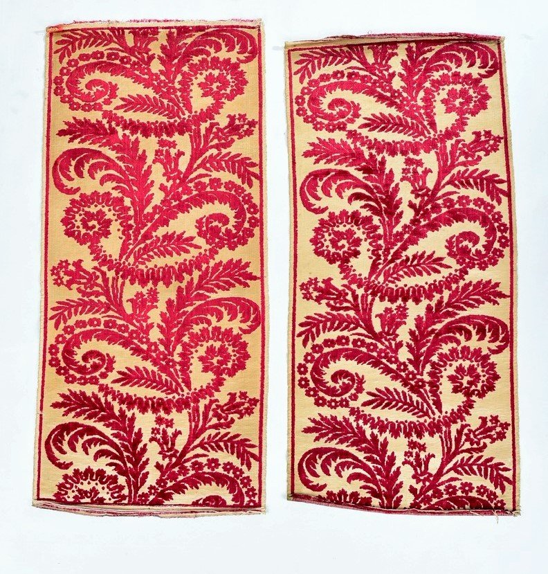 Pair Of Yastik Tapestry In Bush Velvet - Ottoman Empire Circa 1900