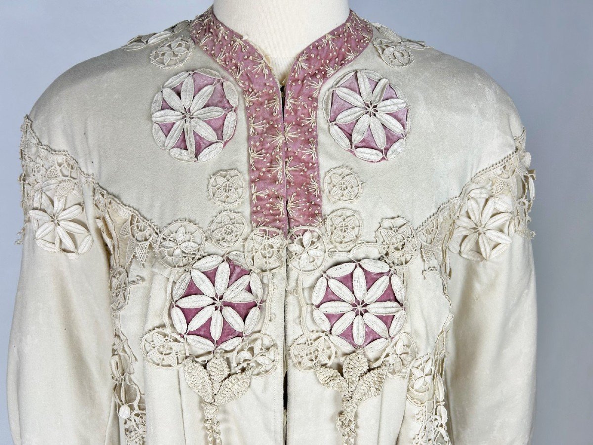 Manteau Pour Le Soir En Feutre De Laine Appliqué De Broderies, Griffé Chellier Paris Circa 1910-photo-2