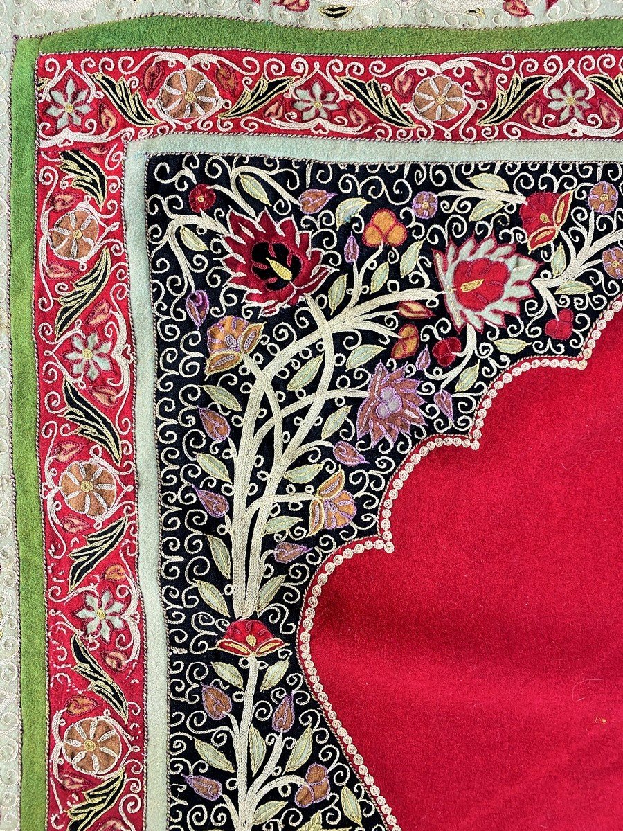 Rachti Douzi - Tapestry In Wool Felt And Embroidery - Persian Kadjar Circa 1860-photo-1