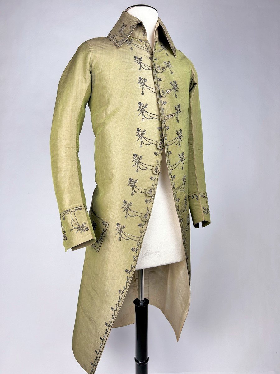 A Dressed Up In Changing Taffeta Embroidered With Cannetilles And Tinsel, Louis XVI Period-photo-4