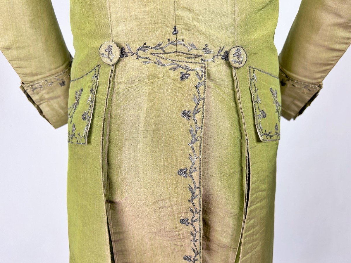 A Dressed Up In Changing Taffeta Embroidered With Cannetilles And Tinsel, Louis XVI Period-photo-6