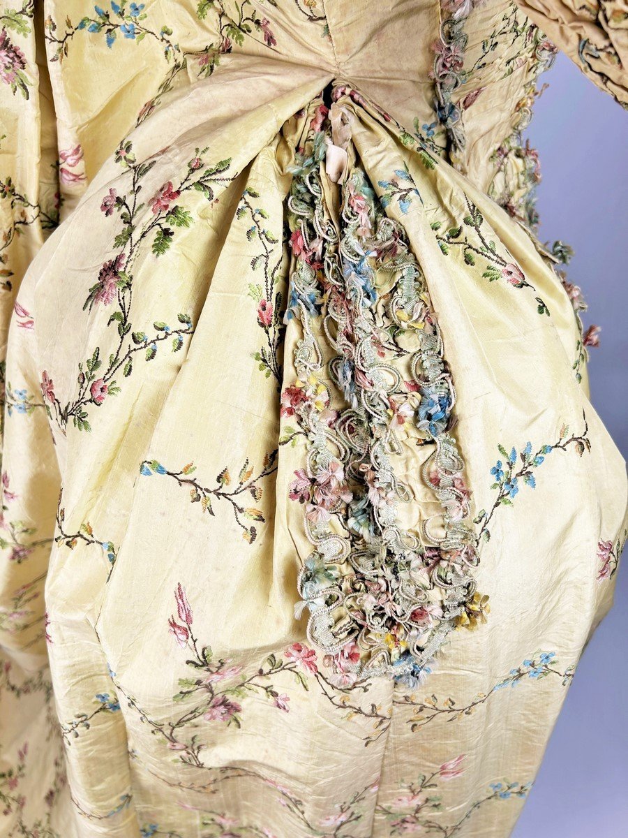  French Dress Coat In Straw Yellow Taffeta Brocaded - France P. Louis XV C. 1750-photo-2