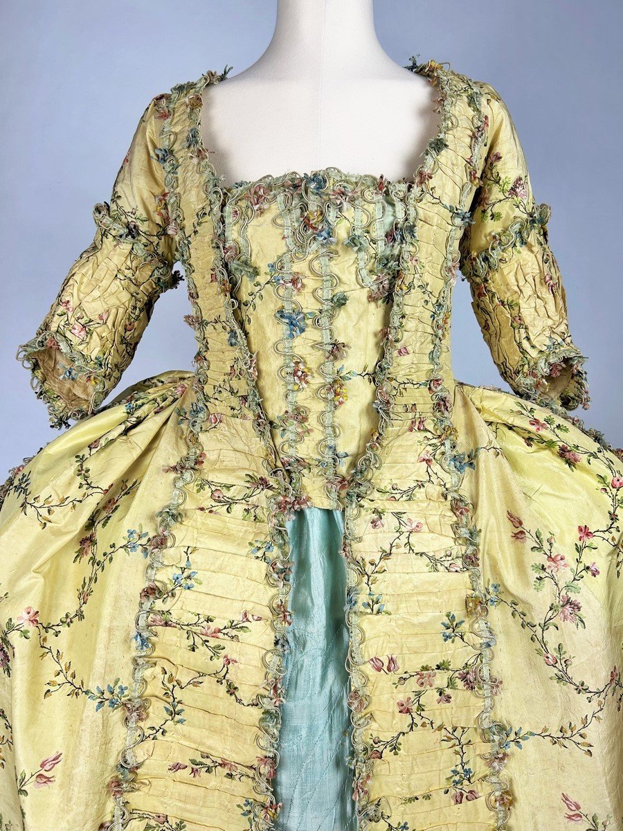  French Dress Coat In Straw Yellow Taffeta Brocaded - France P. Louis XV C. 1750