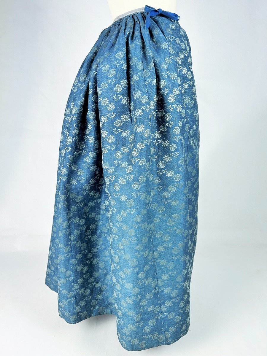 Jupe En Soie Façonnée Bleu Indigo Et Rouennerie - France Circa 1850-photo-2