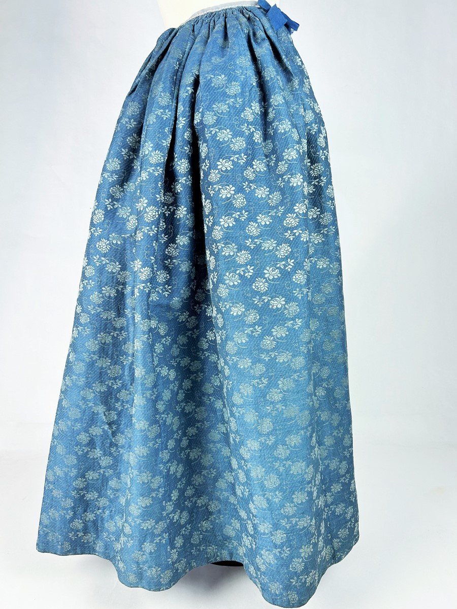 Jupe En Soie Façonnée Bleu Indigo Et Rouennerie - France Circa 1850-photo-3