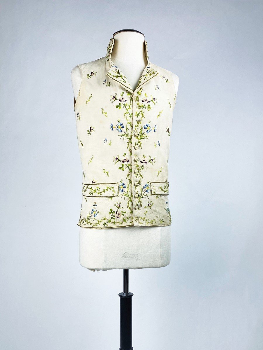 Summer Vest In Embroidered Wool Muslin, Directoire Period - France Circa 1800-photo-3