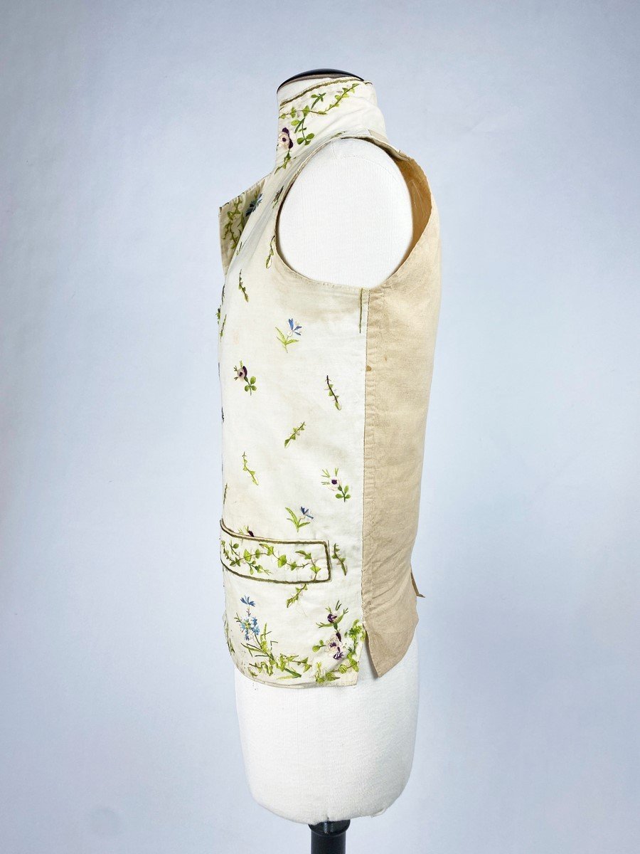 Summer Vest In Embroidered Wool Muslin, Directoire Period - France Circa 1800-photo-2