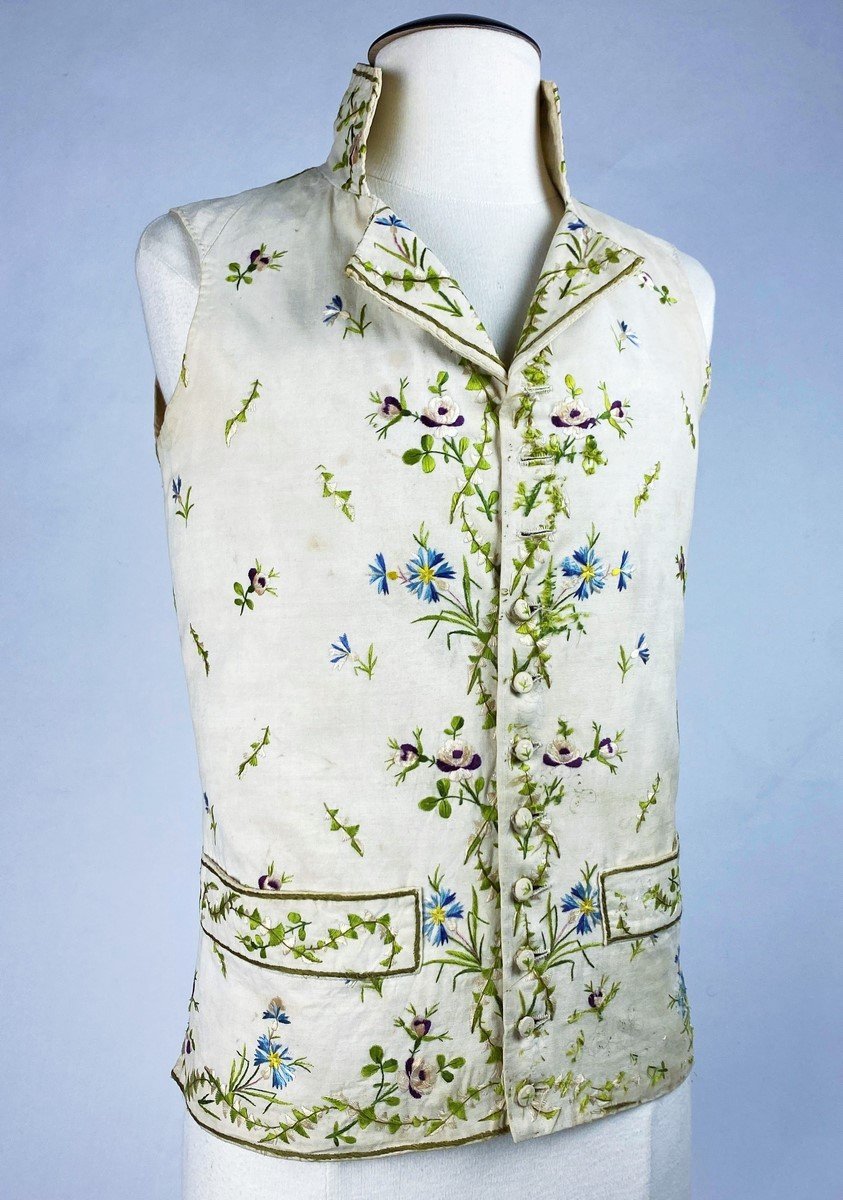 Summer Vest In Embroidered Wool Muslin, Directoire Period - France Circa 1800