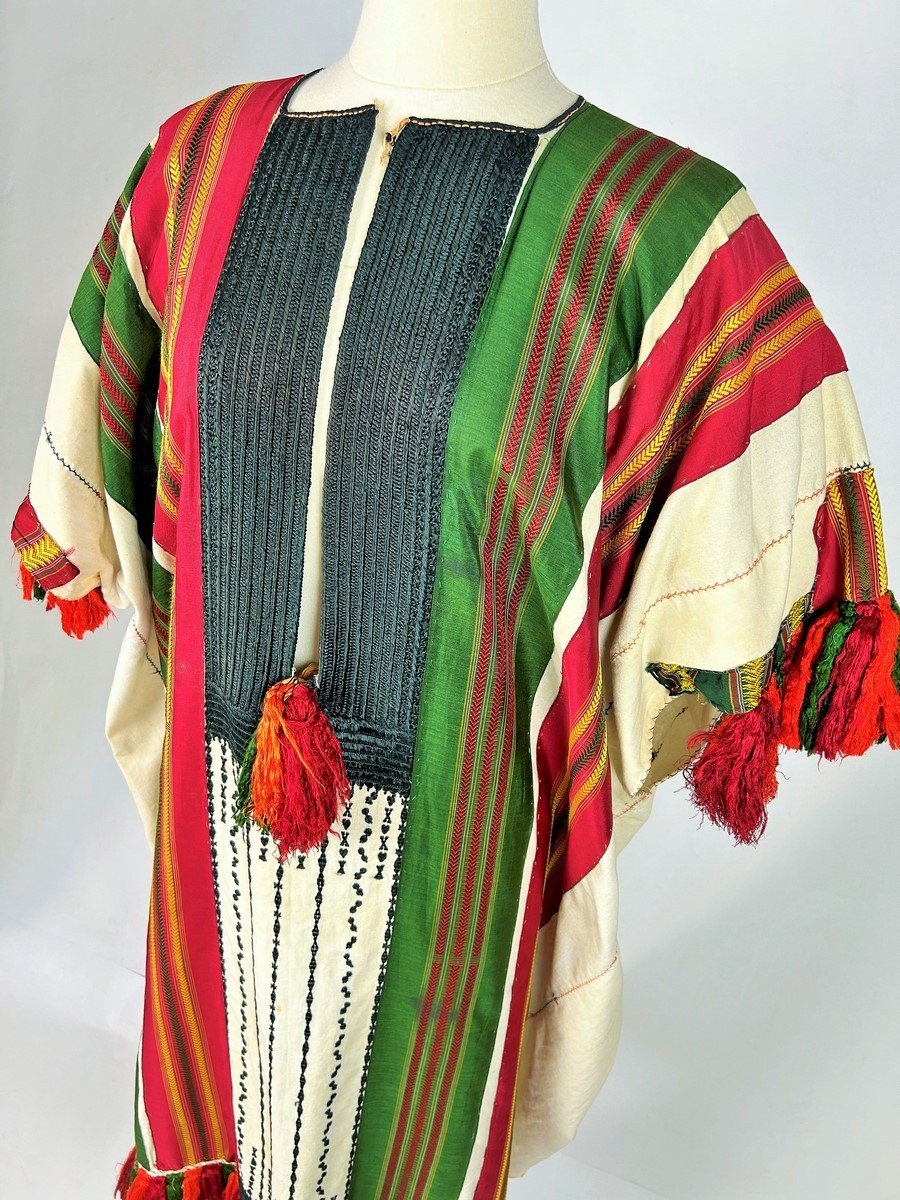 Blouse En Coton Brodé Et Pompons En Soie Floche - Tunisie Circa 1950