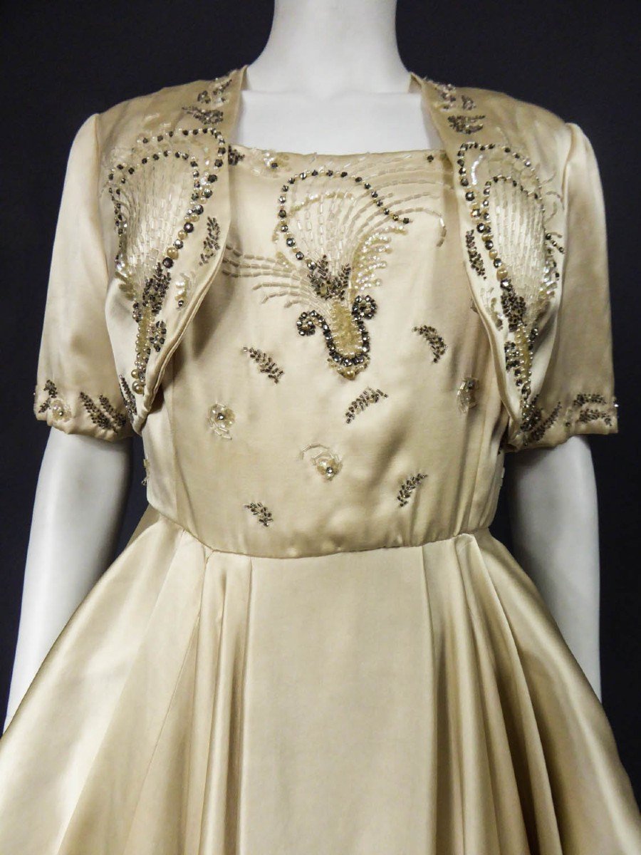 Robe De Cérémonie Et Bourse De  Pierre Balmain En Satin Brodé Circa 1955-photo-2