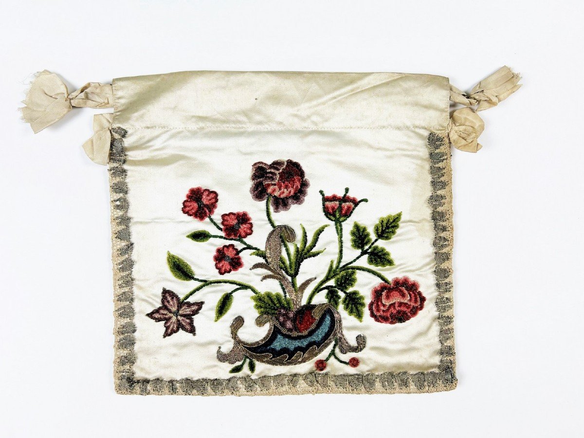 A Silk Satin Purse Embroidered With Chenillettes And Gold Cannetilles Circa 1760-photo-2