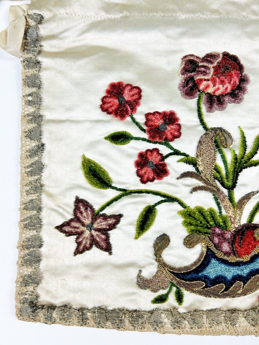 A Silk Satin Purse Embroidered With Chenillettes And Gold Cannetilles Circa 1760-photo-3