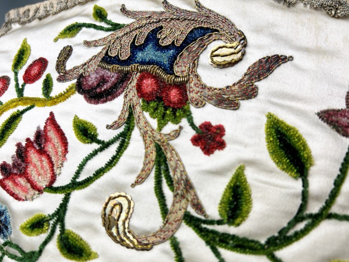 A Silk Satin Purse Embroidered With Chenillettes And Gold Cannetilles Circa 1760-photo-3