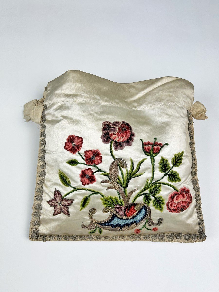 A Silk Satin Purse Embroidered With Chenillettes And Gold Cannetilles Circa 1760-photo-6