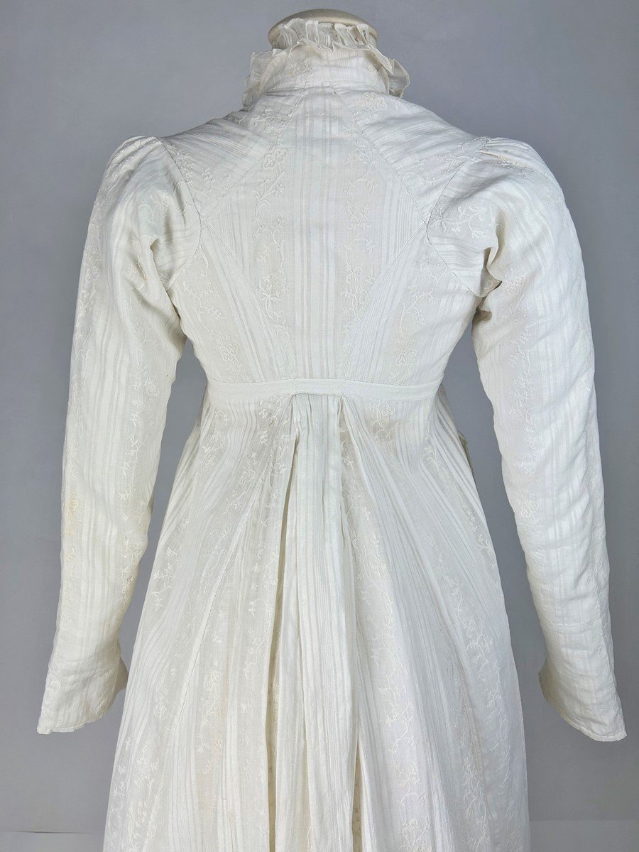 Robe Chemise De Merveilleuse En Mousseline Brodée Des Indes - France Circa 1790-1800 -photo-6