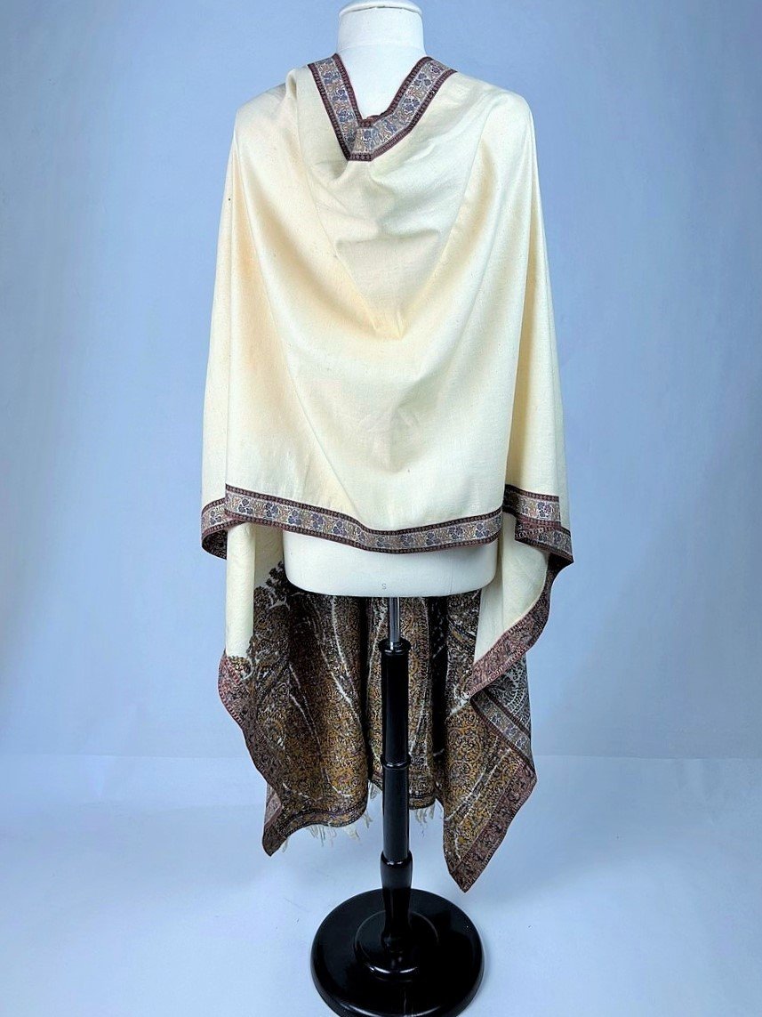 Fine Woven Cashmere Scarf Cream Background With Boteh Decor - France Circa 1825-1840-photo-2