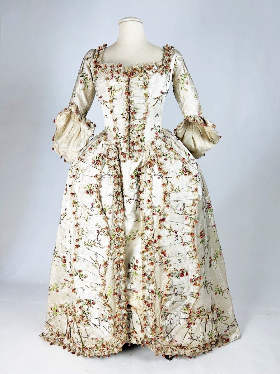 Robe La Française En Satin Pékiné Broché - France Circa 1780-photo-2