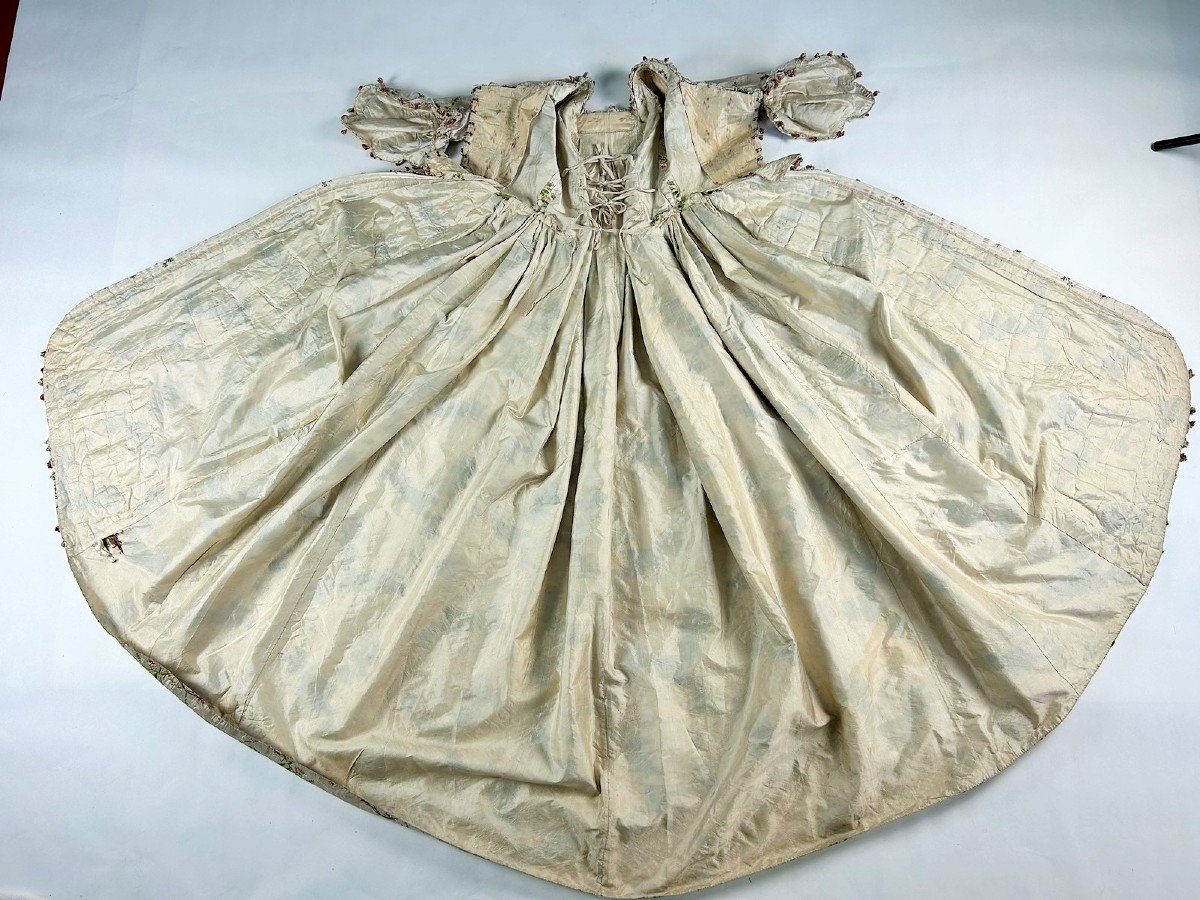 Robe La Française En Satin Pékiné Broché - France Circa 1780-photo-6