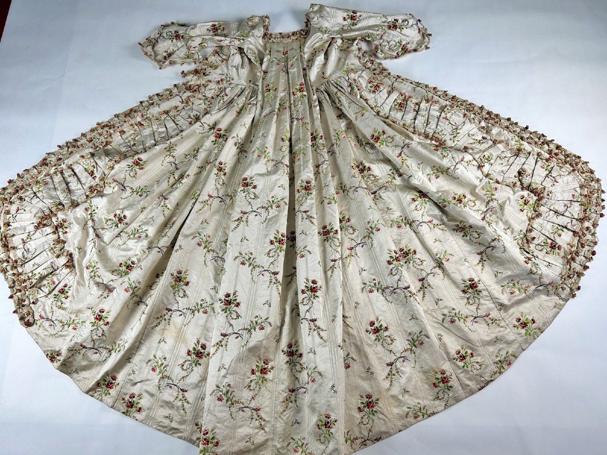 Robe La Française En Satin Pékiné Broché - France Circa 1780-photo-7