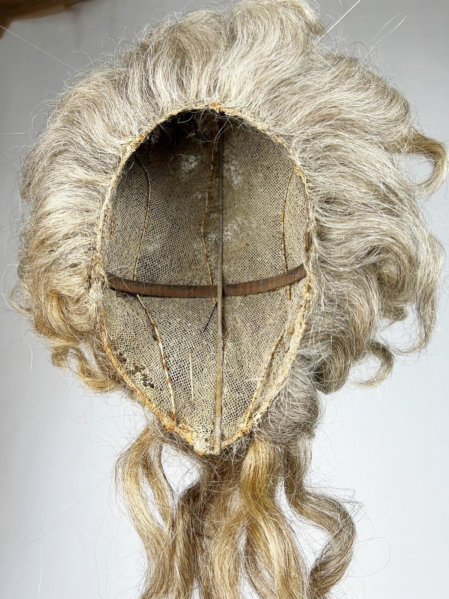 Originale Perruque Montée En Cheveux Gris à La Reine – France Fin Période Louis XVI Circa 1789 -photo-2