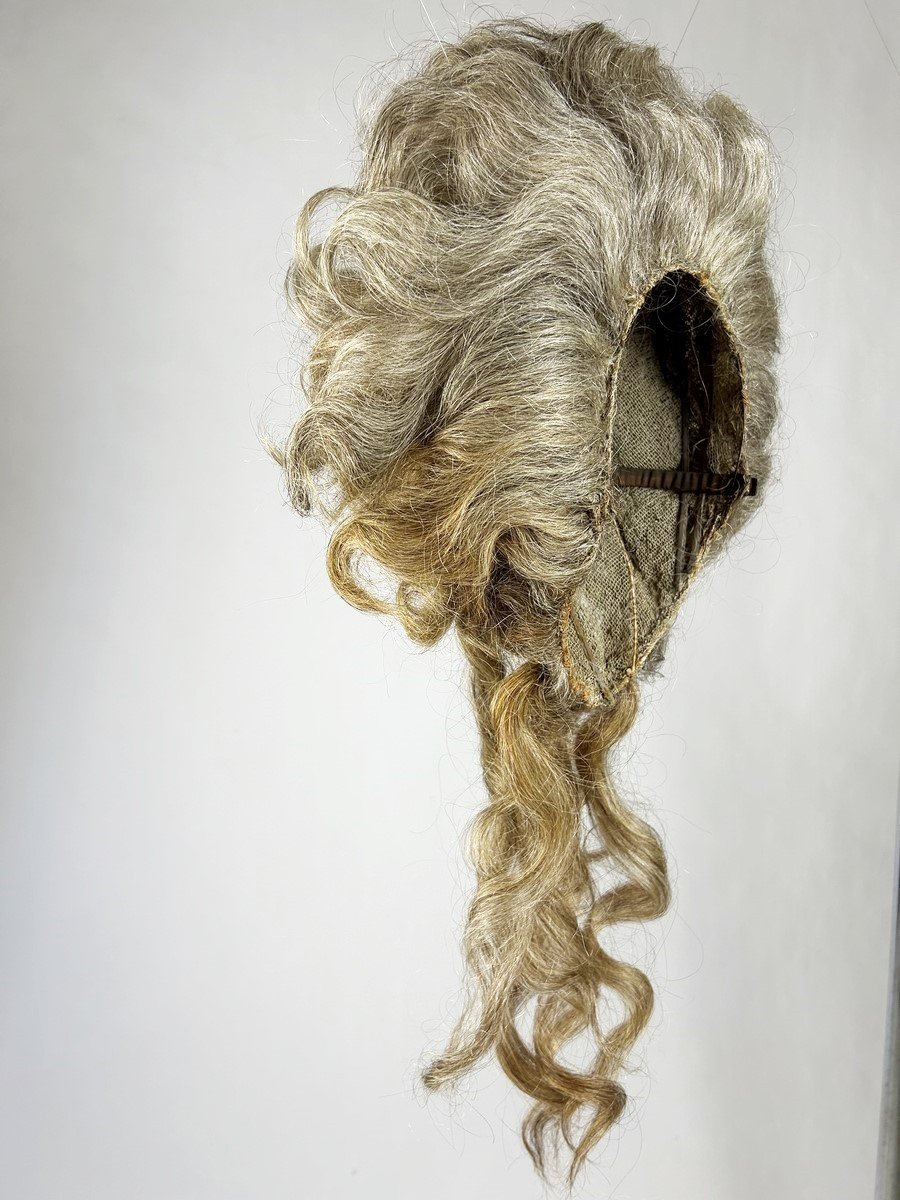 Originale Perruque Montée En Cheveux Gris à La Reine – France Fin Période Louis XVI Circa 1789 -photo-2