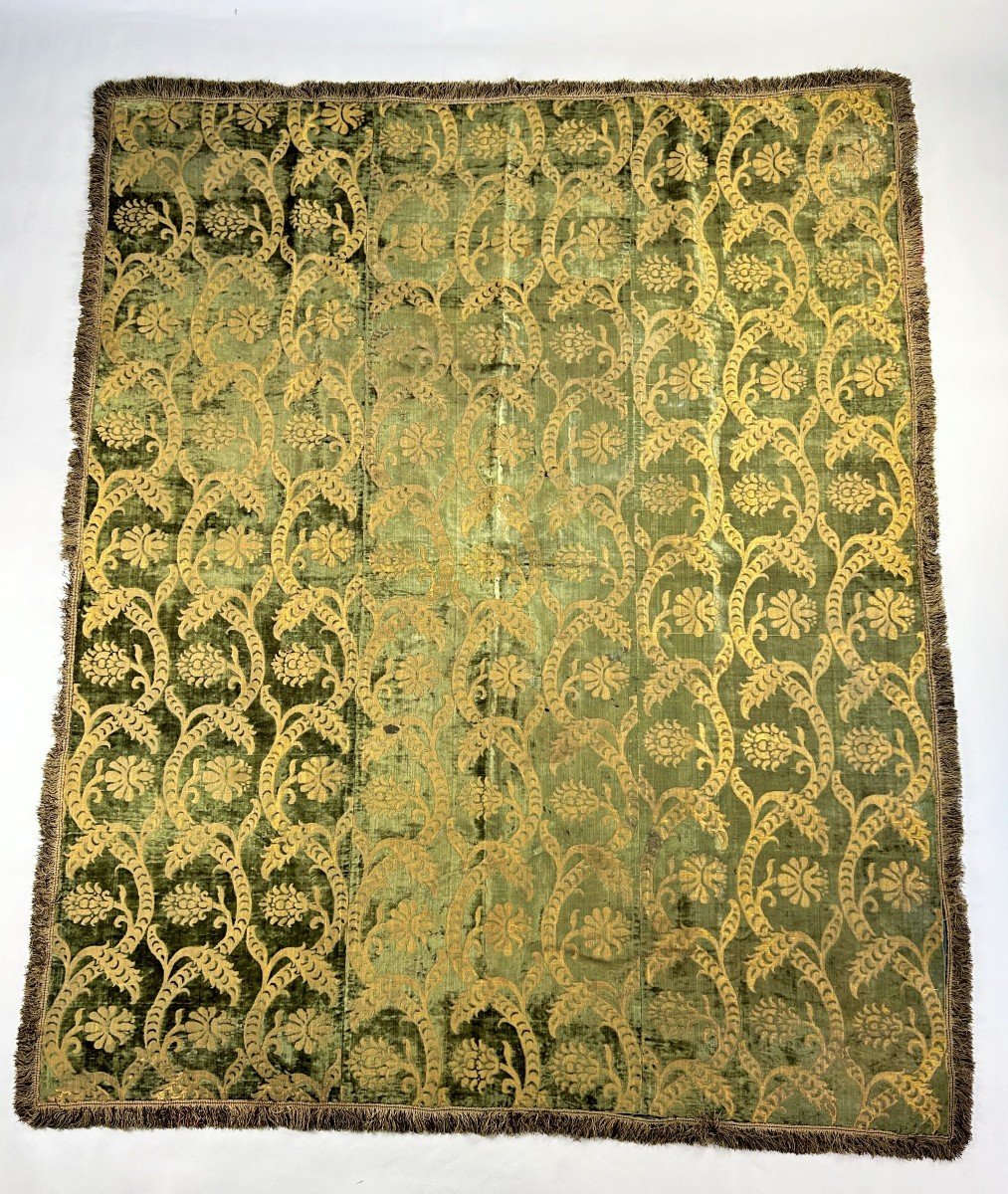 Late Renaissance Cut Velvet Table Cloth - Italy Late 16th, Early 17th Century-photo-2