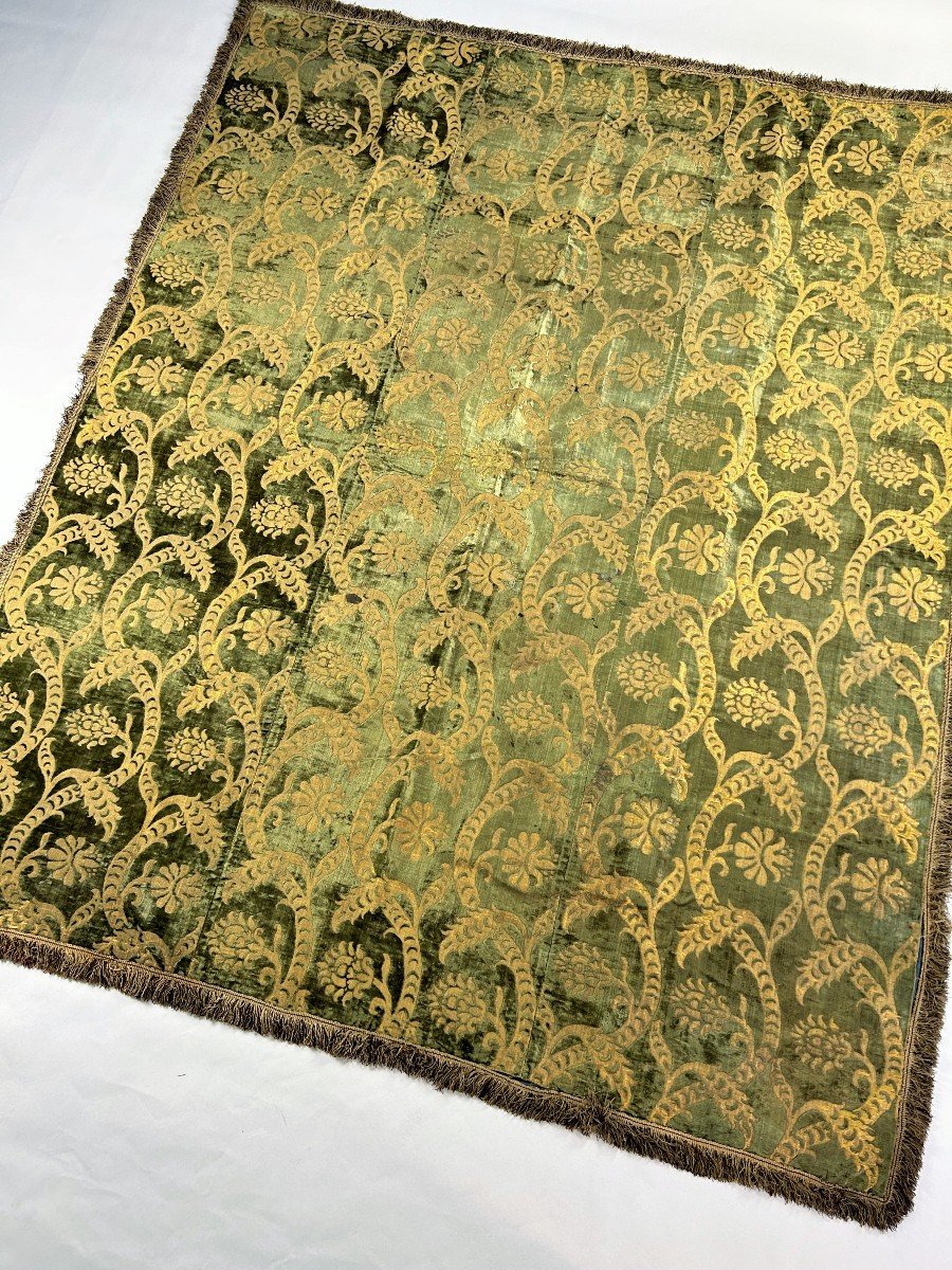 Late Renaissance Cut Velvet Table Cloth - Italy Late 16th, Early 17th Century-photo-3