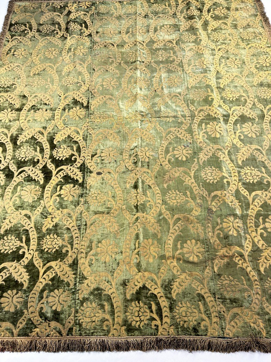 Late Renaissance Cut Velvet Table Cloth - Italy Late 16th, Early 17th Century