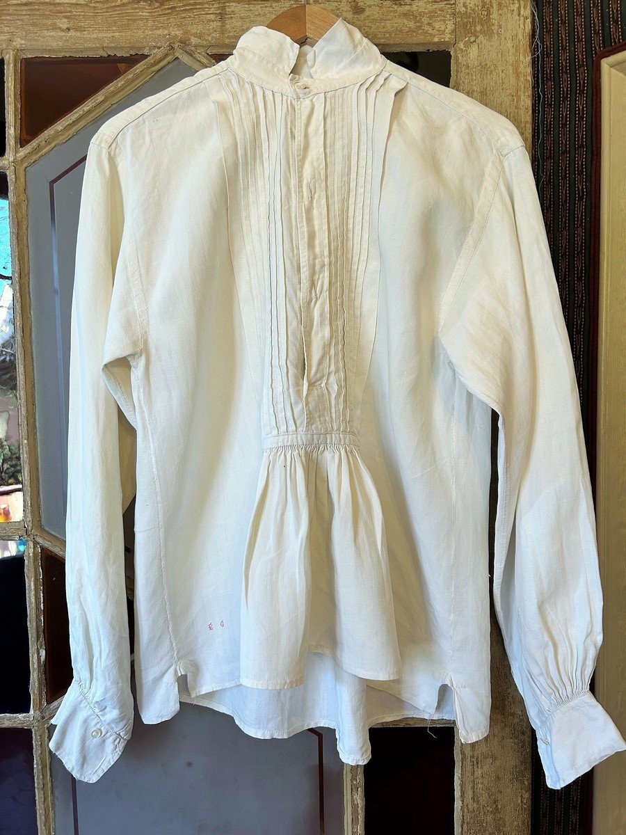 Une Chemise En Linon d'Un élégant Période Romantique - France Circa 1830-photo-2