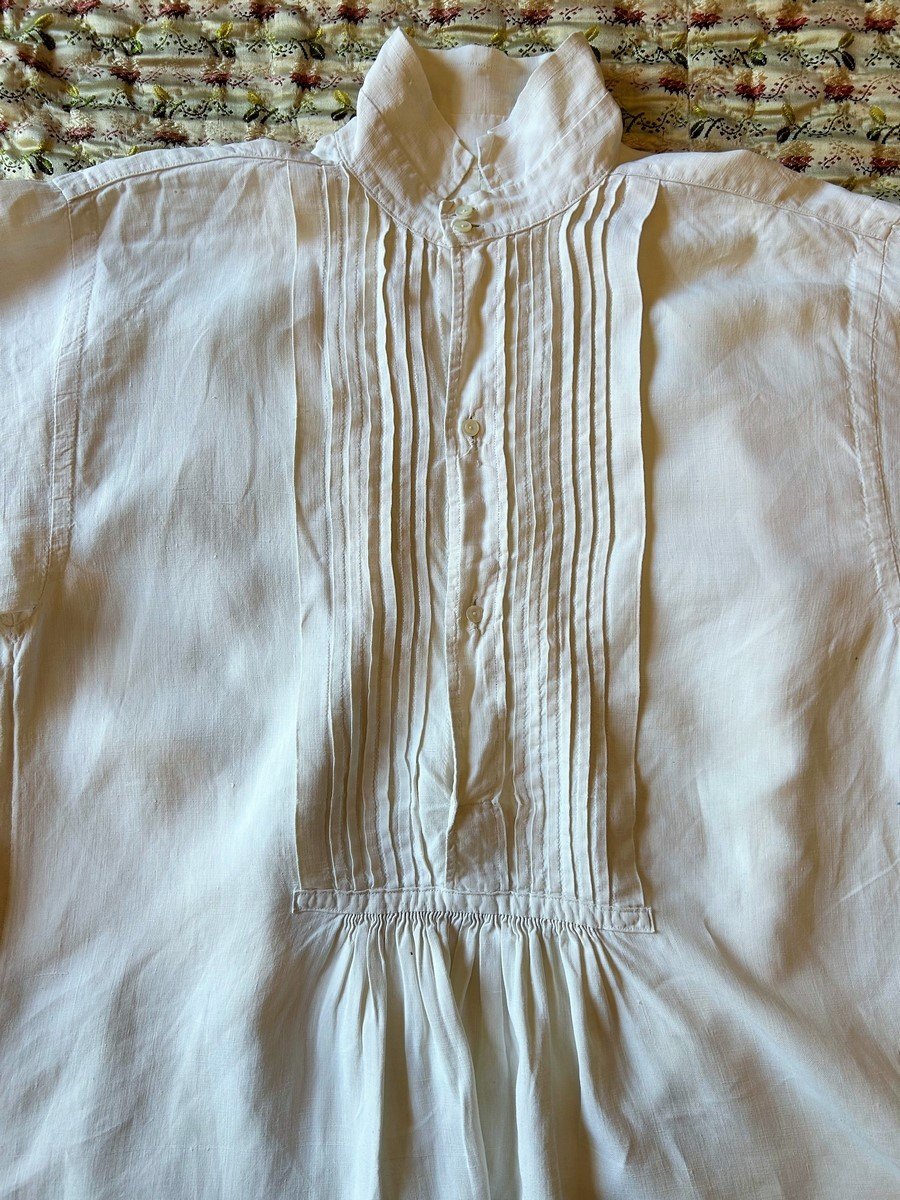 Une Chemise En Linon d'Un élégant Période Romantique - France Circa 1830-photo-3