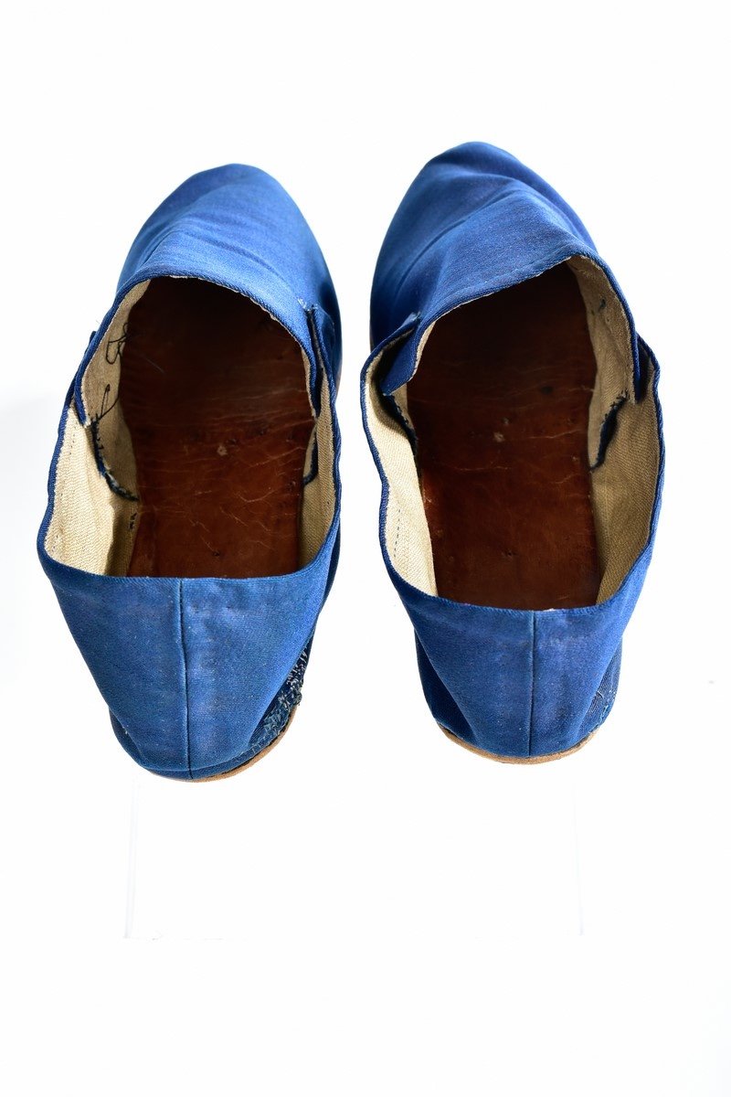 Paire De Chaussures Pour Dame En Sergé De Laine Glacé Bleu De France - Louis XVI Circa 1780-photo-6