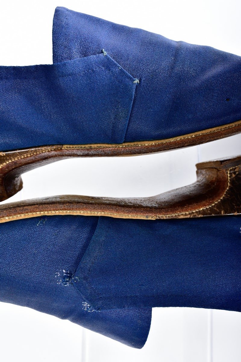 Paire De Chaussures Pour Dame En Sergé De Laine Glacé Bleu De France - Louis XVI Circa 1780-photo-7