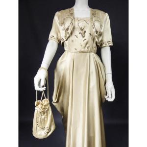 Robe De Cérémonie Et Bourse De  Pierre Balmain En Satin Brodé Circa 1955