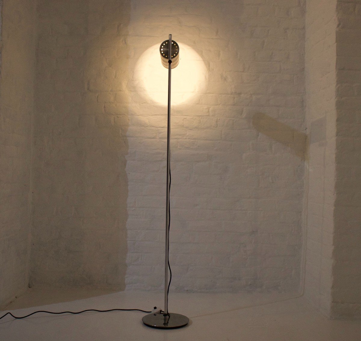 Pergay Style Minimalist Floor Lamp-photo-1