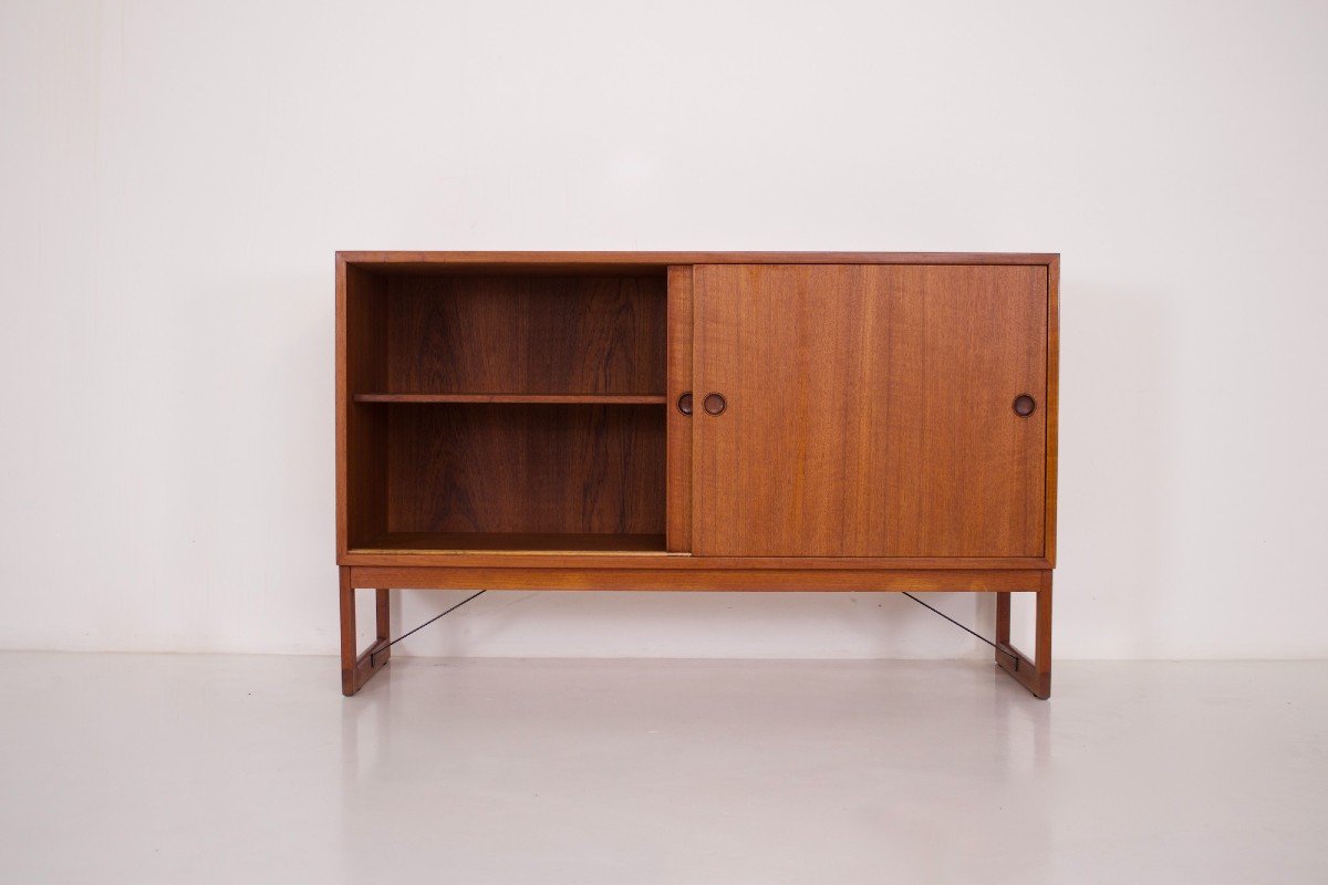 Børge Mogensen, Sideboard With Sliding Doors.-photo-4