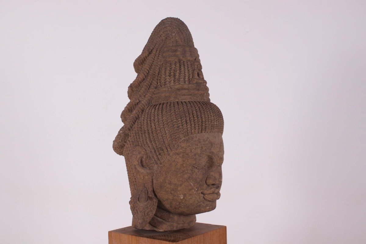 Important Pre-angkor Khmer Deity Head In Sandstone (80 Cm)-photo-3