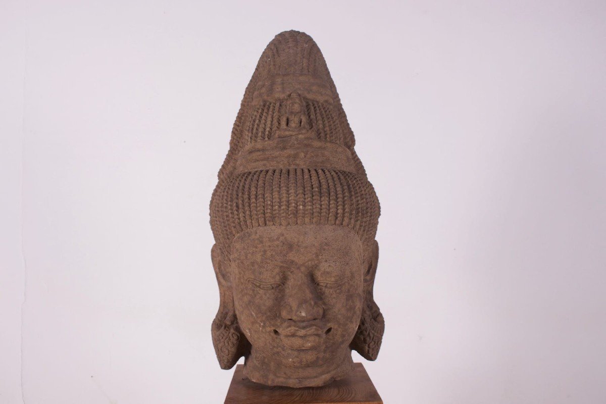 Important Pre-angkor Khmer Deity Head In Sandstone (80 Cm)-photo-1