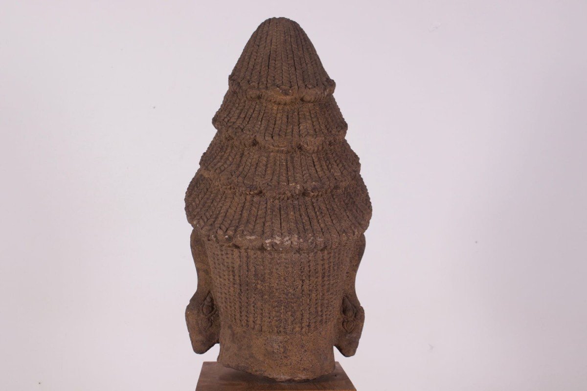 Important Pre-angkor Khmer Deity Head In Sandstone (80 Cm)-photo-4